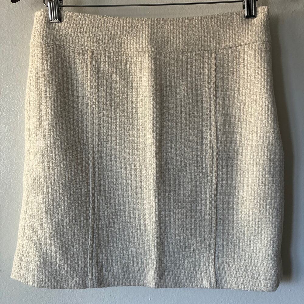 Banana Republic Cream Bouclé Mini Skirt Wool Sz 2 Career Summer Fall Winter